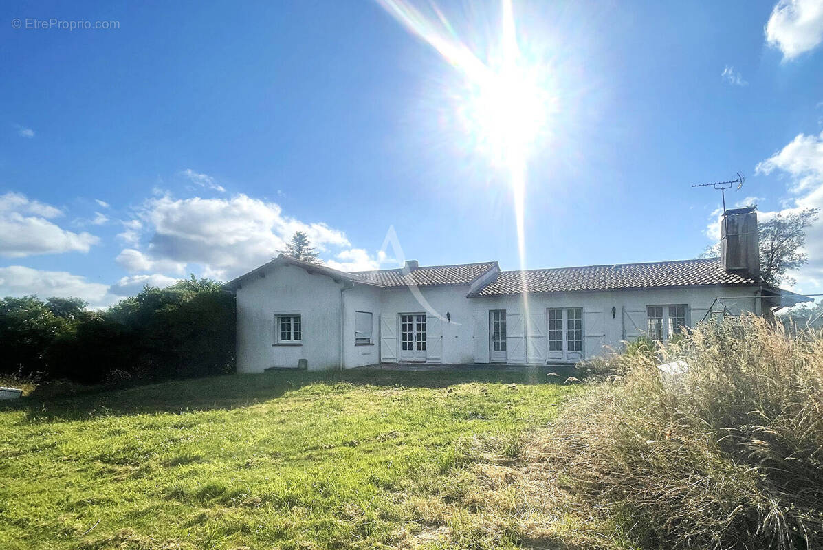 Maison à SAINT-ETIENNE-DE-MER-MORTE