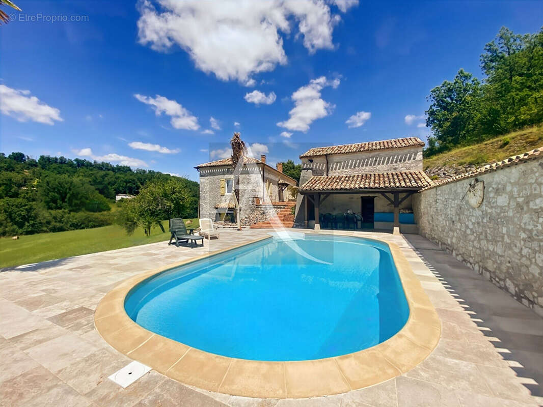 Maison à MONTAIGU-DE-QUERCY