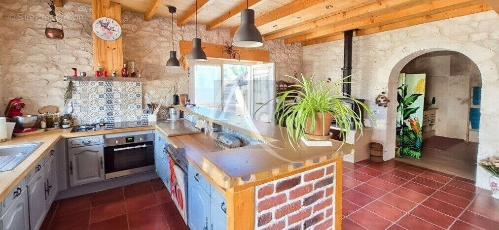 Maison à MONTAIGU-DE-QUERCY