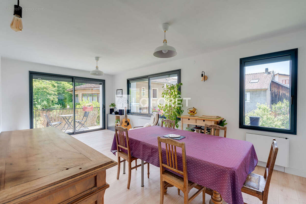 Maison à NEUVECELLE