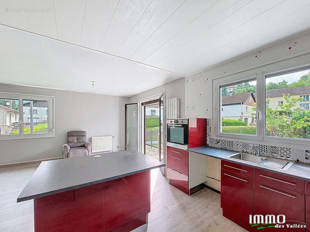 Maison à SAINT-MAURICE-SUR-MOSELLE