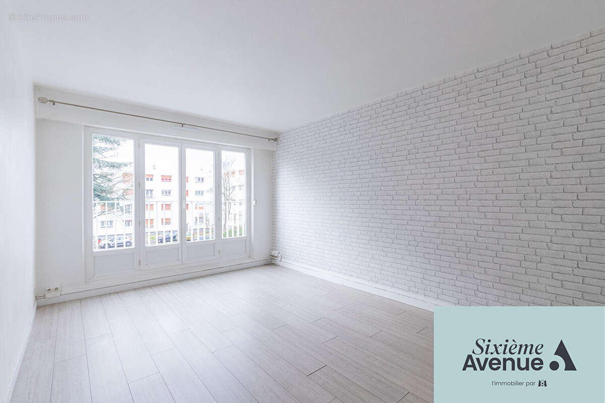 Appartement à CHILLY-MAZARIN