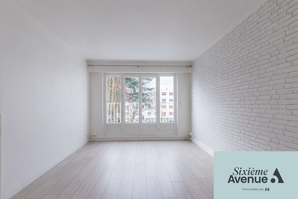 Appartement à CHILLY-MAZARIN