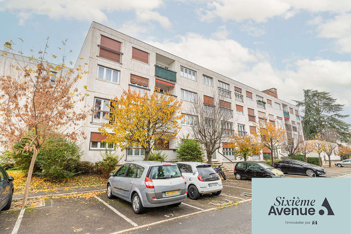 Appartement à CHILLY-MAZARIN