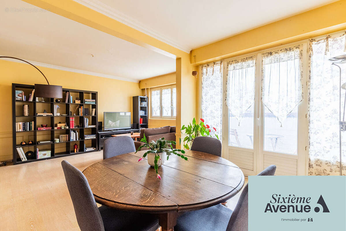 Appartement à CHILLY-MAZARIN