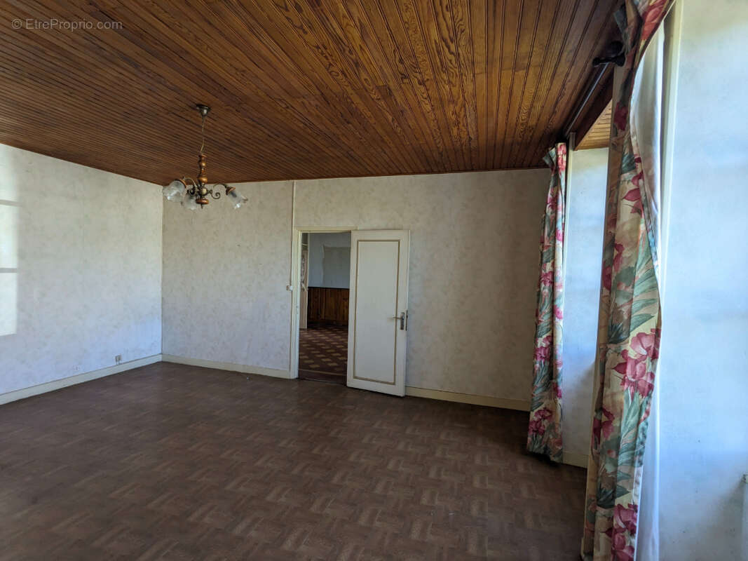 Maison à ISLE-ET-BARDAIS