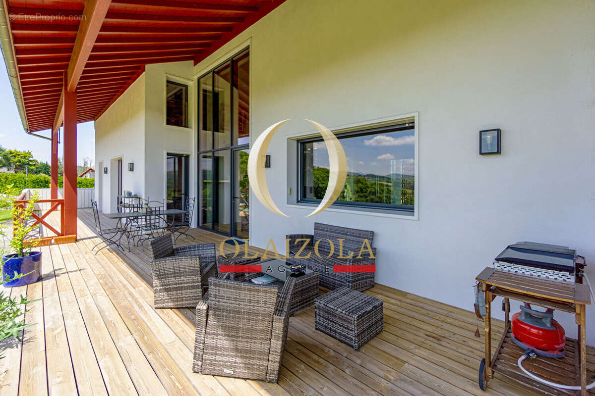 Maison à BEYRIE-SUR-JOYEUSE