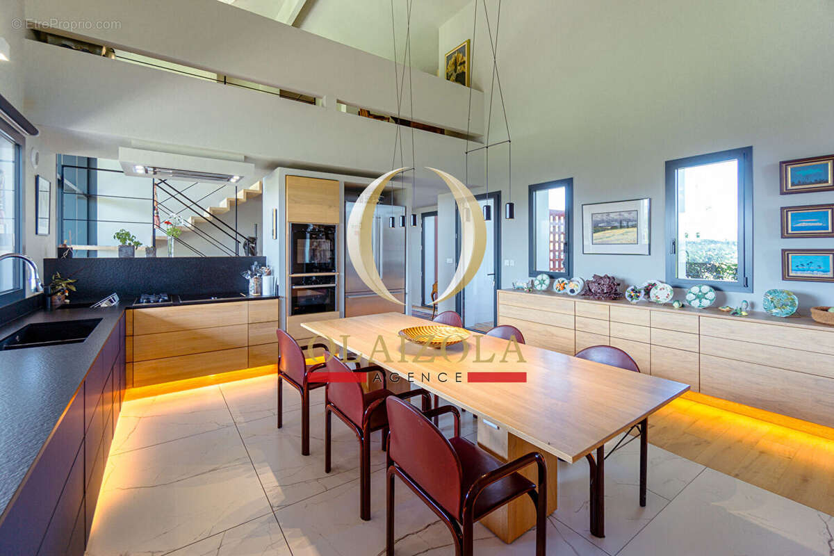 Maison à BEYRIE-SUR-JOYEUSE