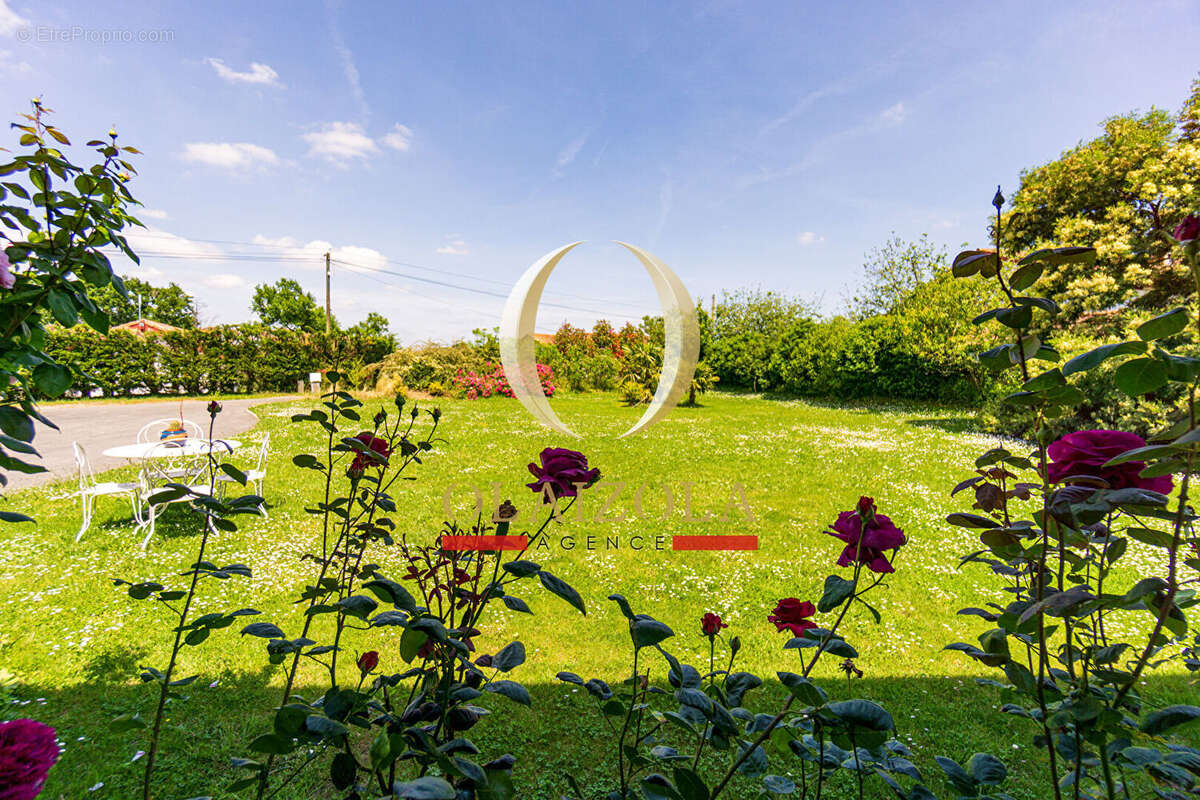 Maison à BEYRIE-SUR-JOYEUSE