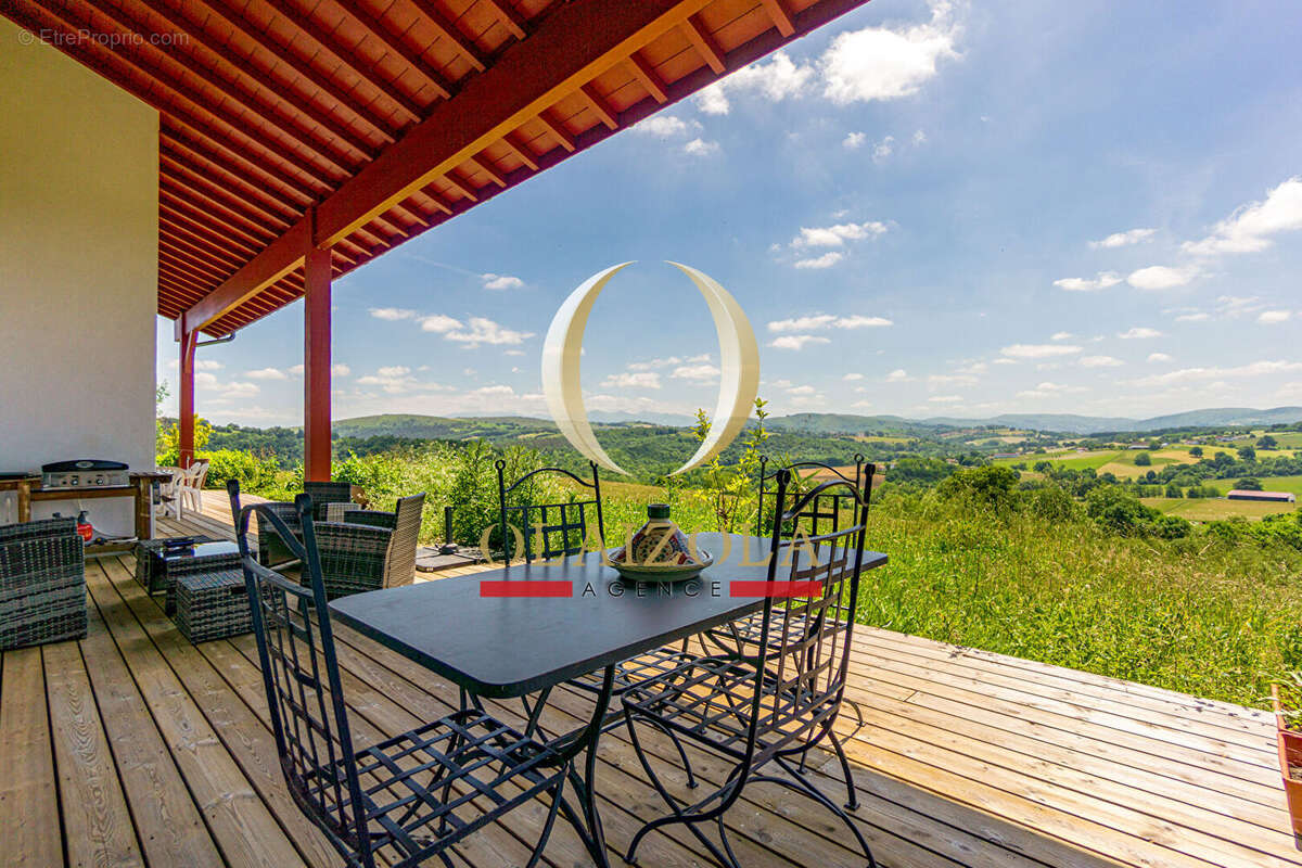 Maison à BEYRIE-SUR-JOYEUSE