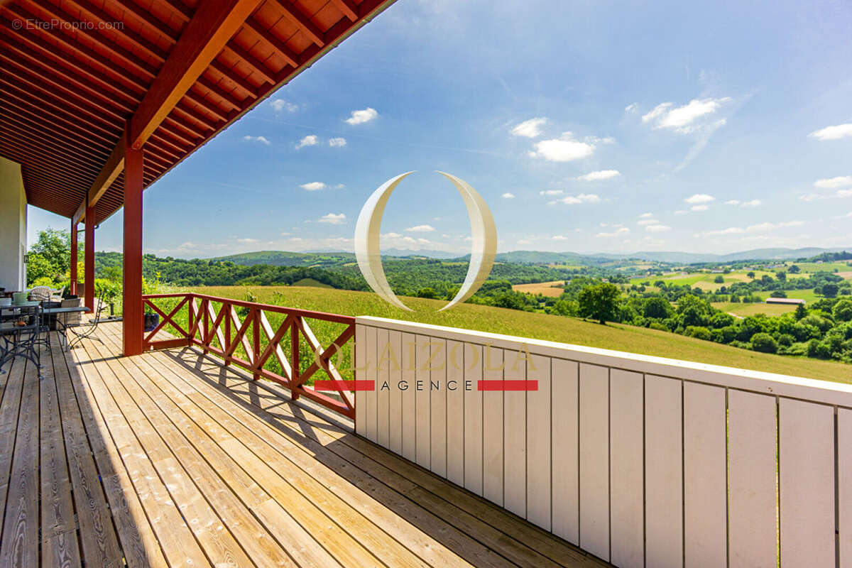 Maison à BEYRIE-SUR-JOYEUSE