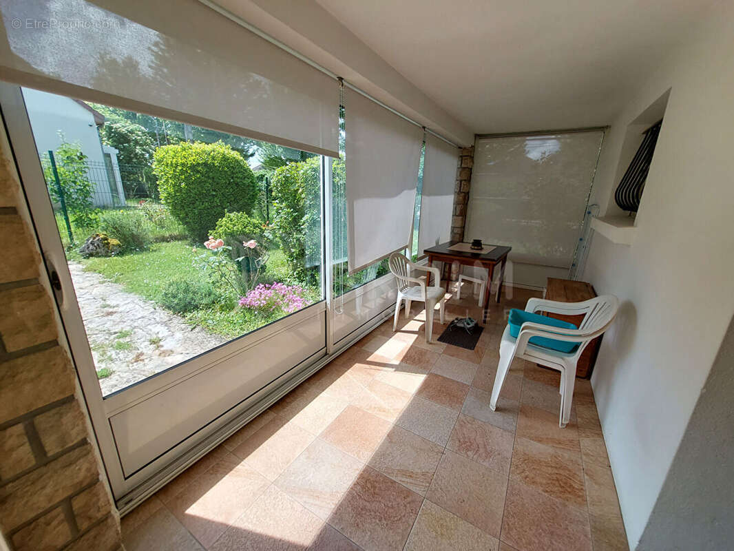 Maison à VILLENEUVE-SUR-YONNE