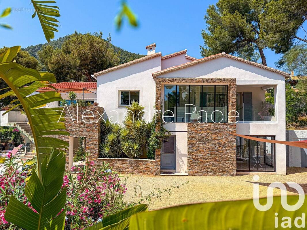 Photo 1 - Maison à CARQUEIRANNE