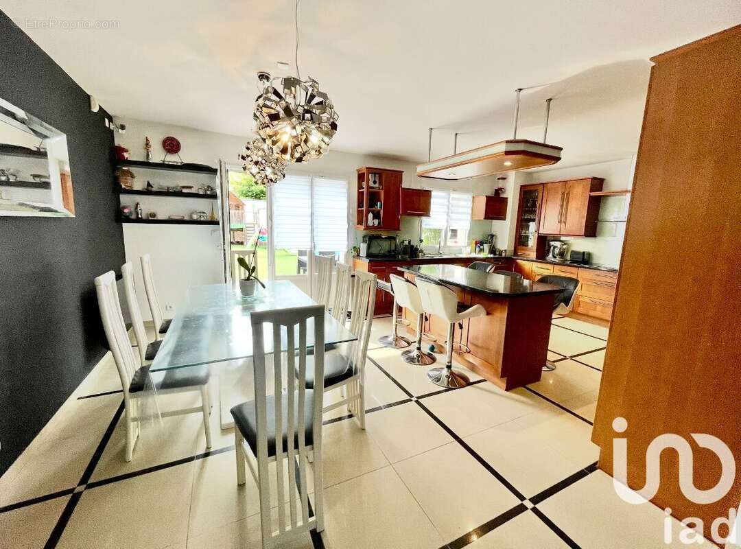 Photo 5 - Maison à VILLECRESNES