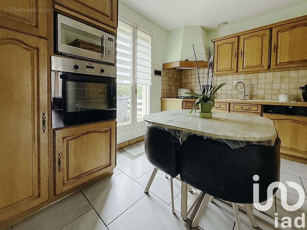 Photo 8 - Maison à REUX