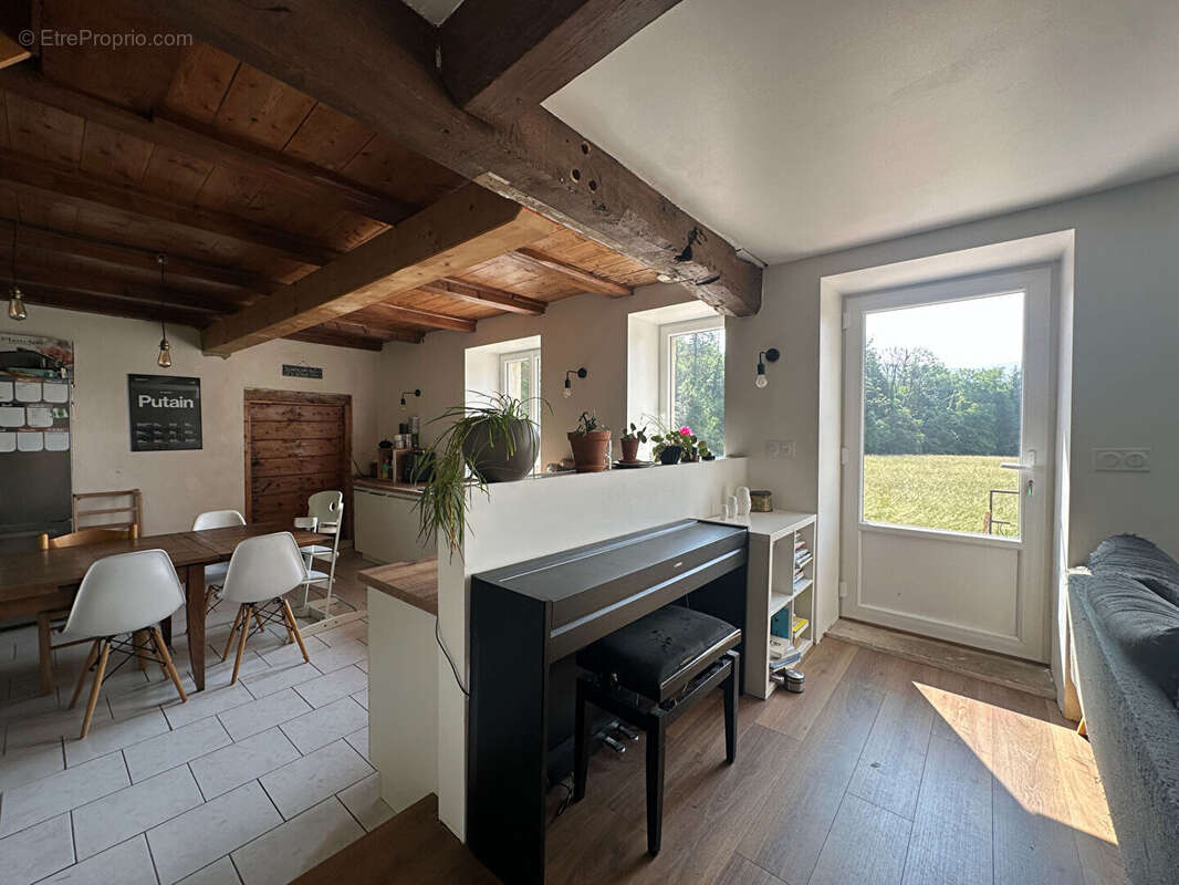 Maison à RAVILLOLES