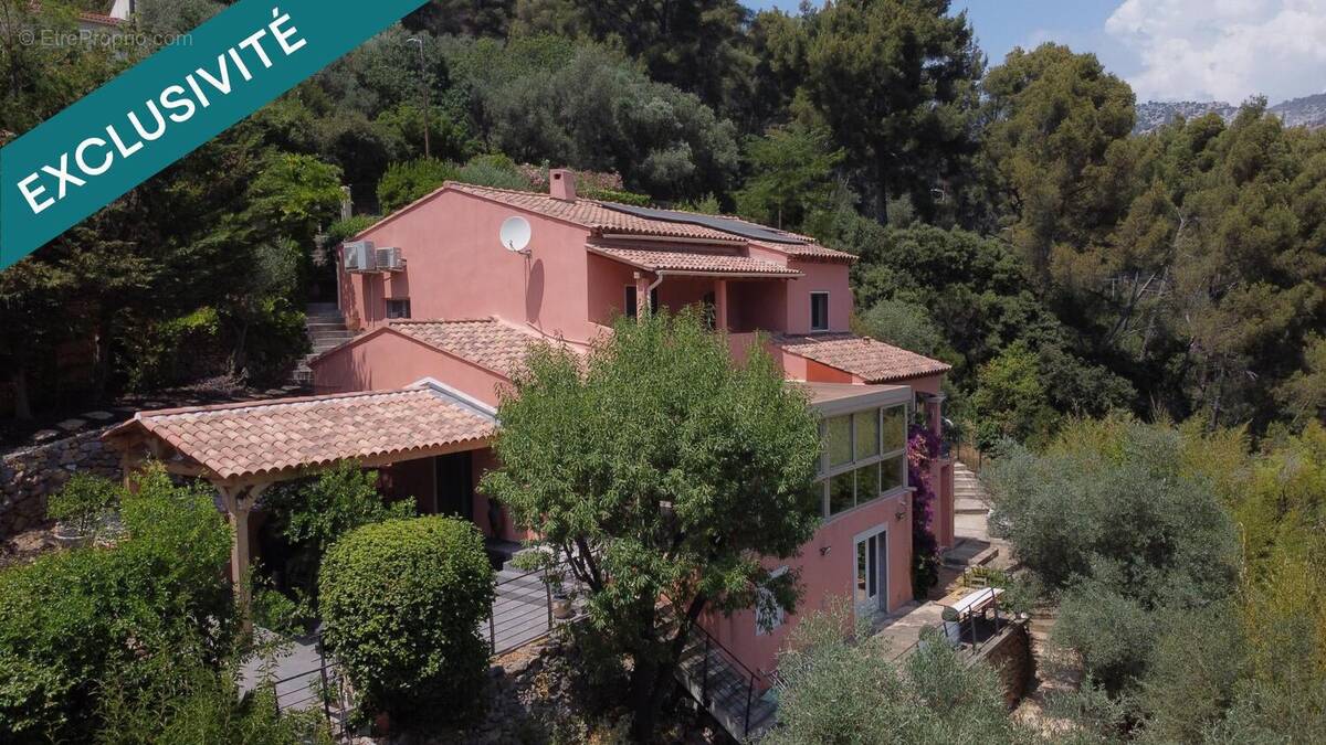 Photo 1 - Maison à LE REVEST-LES-EAUX