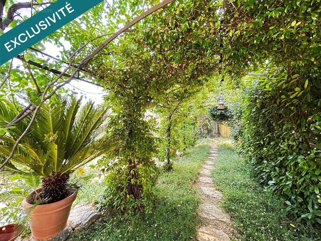 Photo 2 - Maison à LE REVEST-LES-EAUX