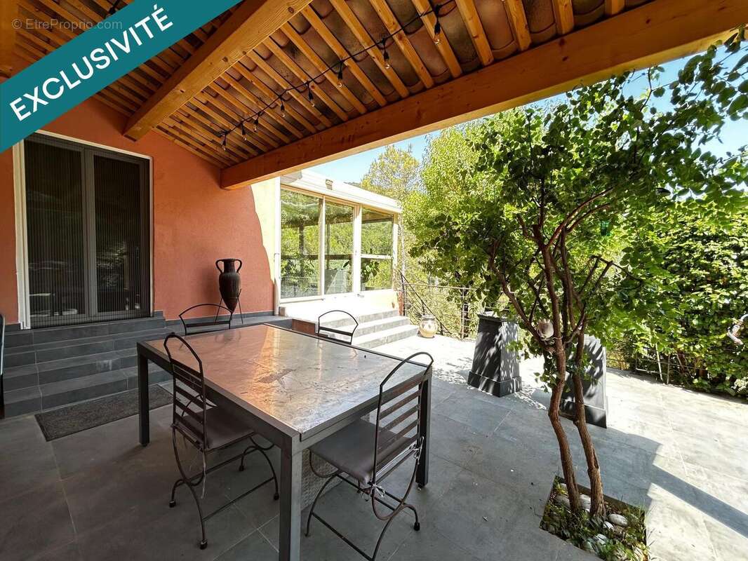 Photo 3 - Maison à LE REVEST-LES-EAUX