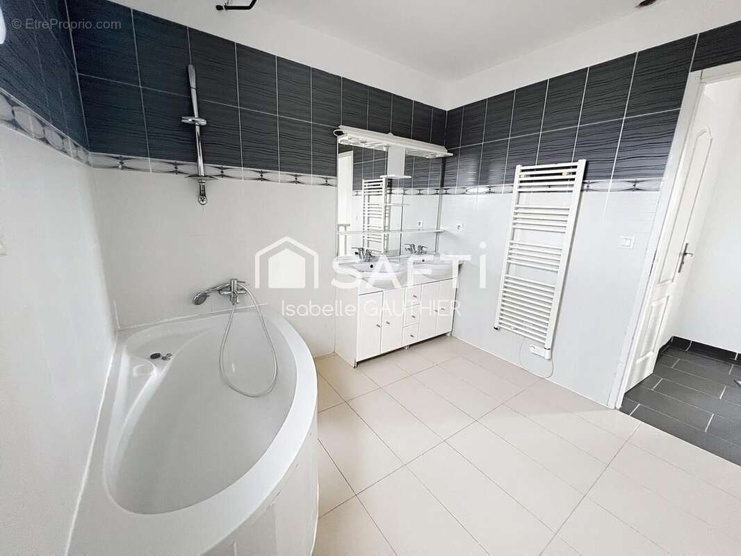 Photo 6 - Maison à SAINT-BAUZILLE-DE-PUTOIS