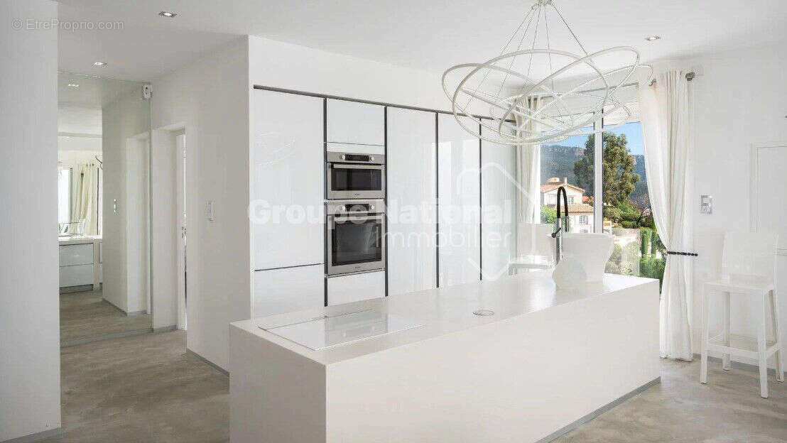 Maison à THEOULE-SUR-MER