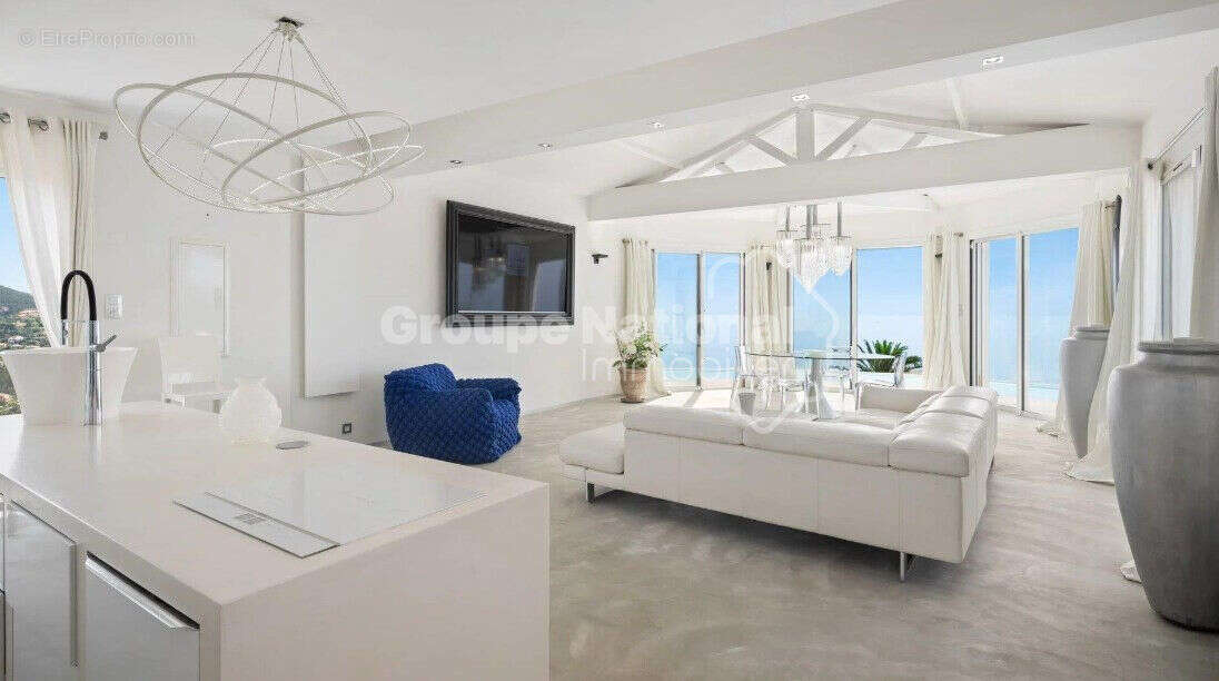 Maison à THEOULE-SUR-MER