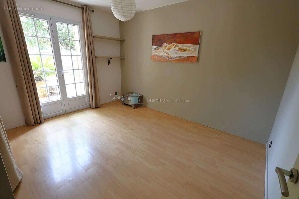 Maison à SAINT-CEZAIRE-SUR-SIAGNE