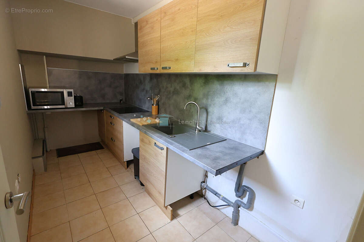 Maison à SAINT-CEZAIRE-SUR-SIAGNE