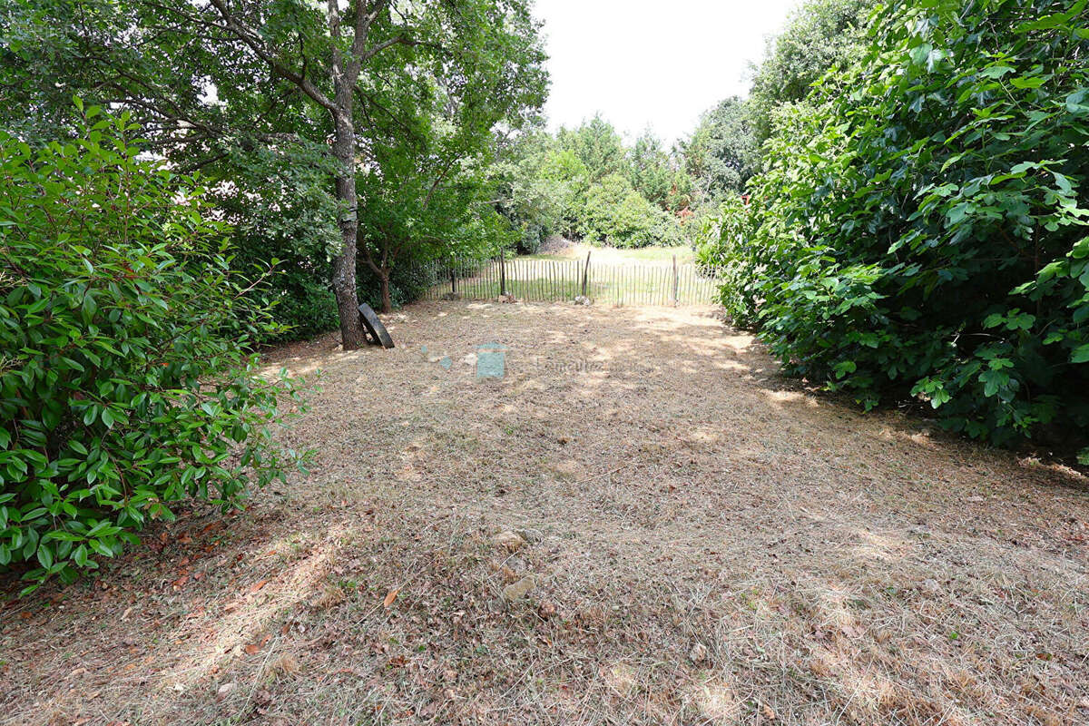 Maison à SAINT-CEZAIRE-SUR-SIAGNE
