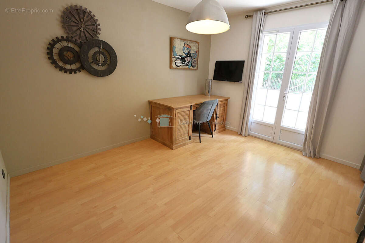 Maison à SAINT-CEZAIRE-SUR-SIAGNE