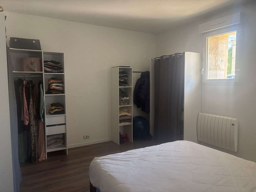 Maison à CAMIAC-ET-SAINT-DENIS