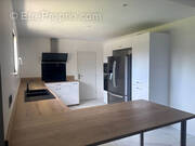 Maison à CAMIAC-ET-SAINT-DENIS