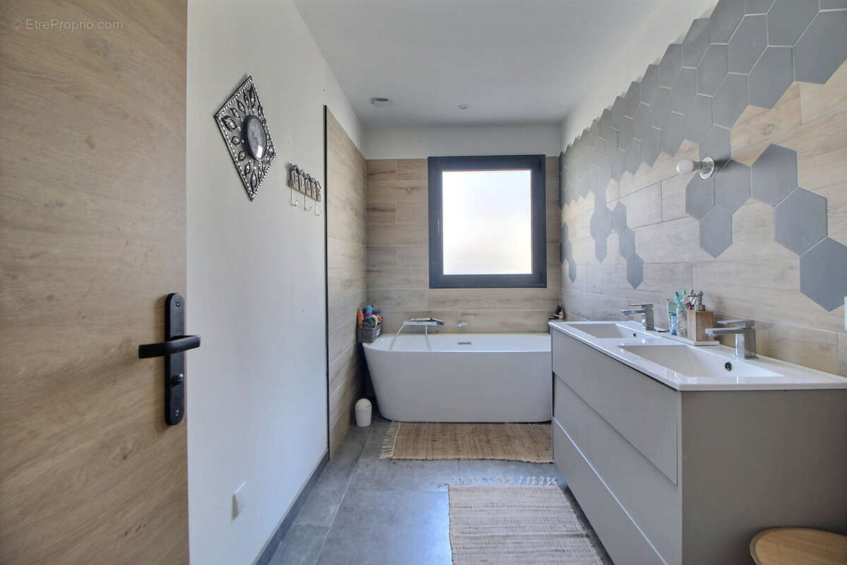 Maison à TRANS-EN-PROVENCE