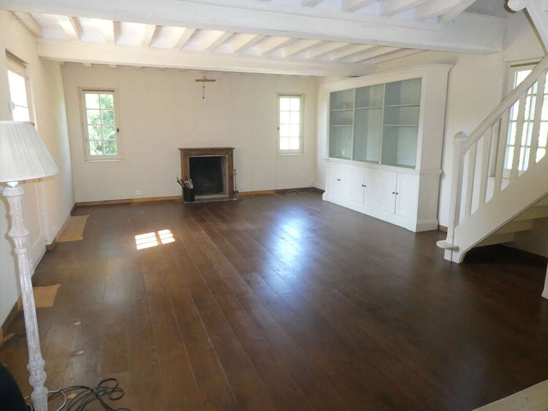 Maison à CORMEILLES