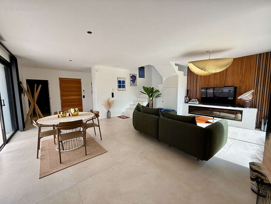 Maison à SAINT-MAXIMIN-LA-SAINTE-BAUME