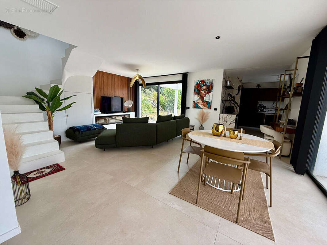 Maison à SAINT-MAXIMIN-LA-SAINTE-BAUME