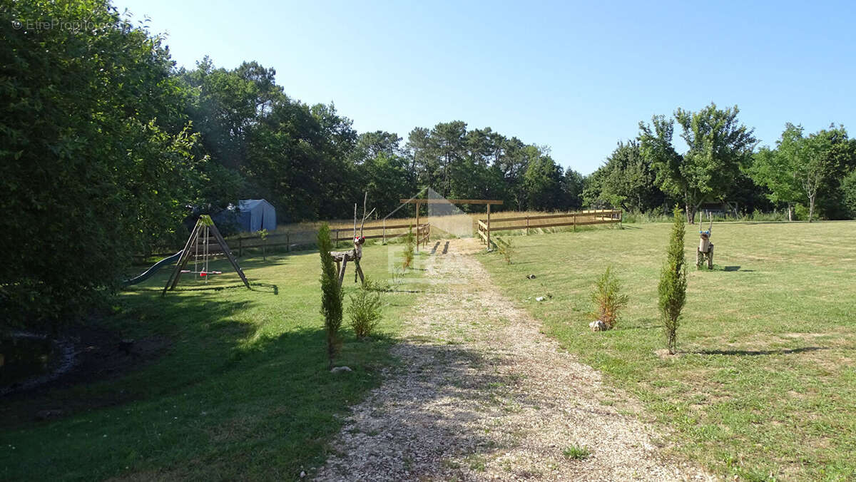 Maison à SAINT-MEARD-DE-GURCON