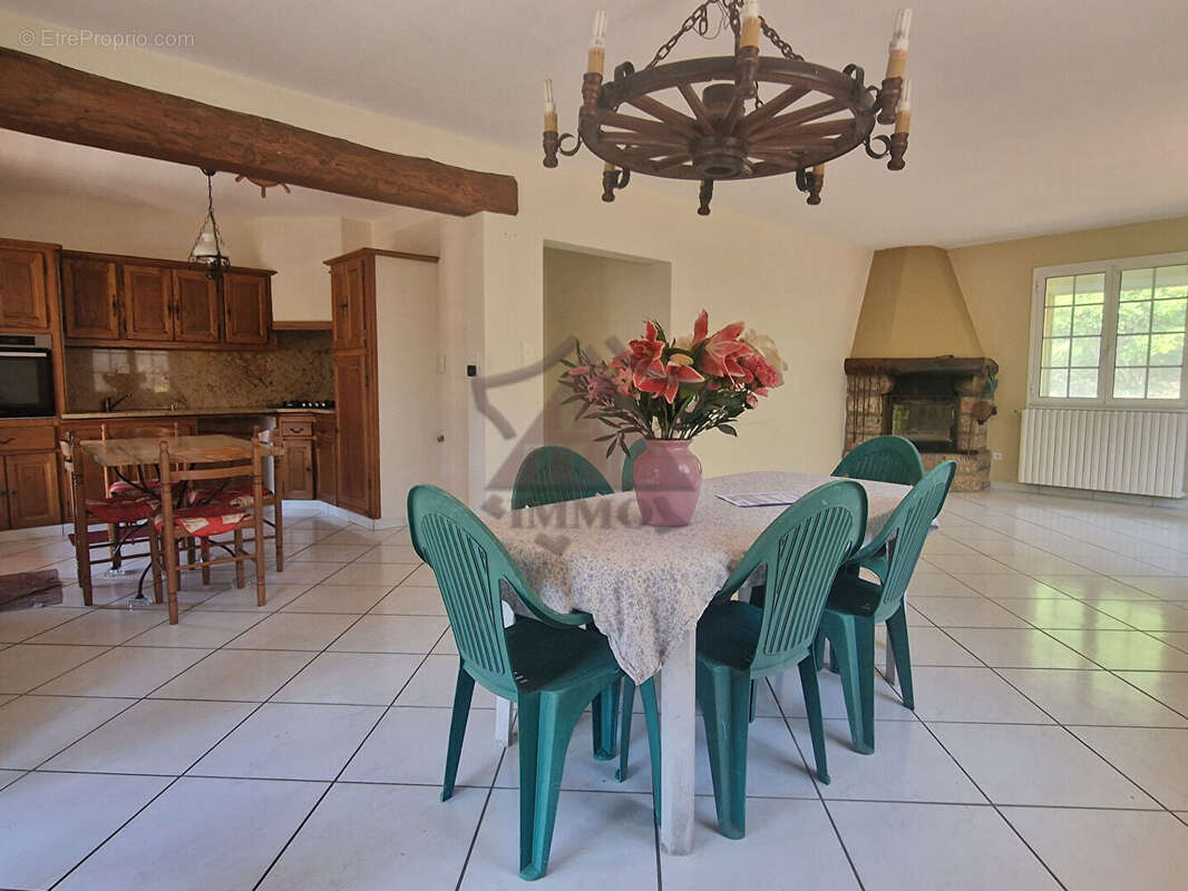 Maison à LAVAL-PRADEL