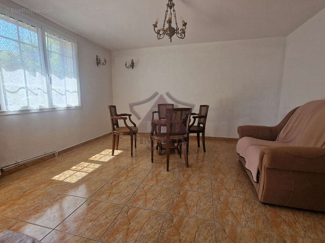 Maison à LAVAL-PRADEL