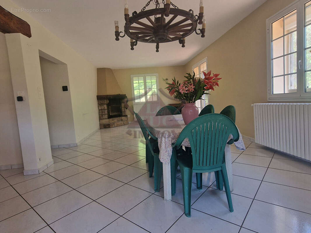 Maison à LAVAL-PRADEL