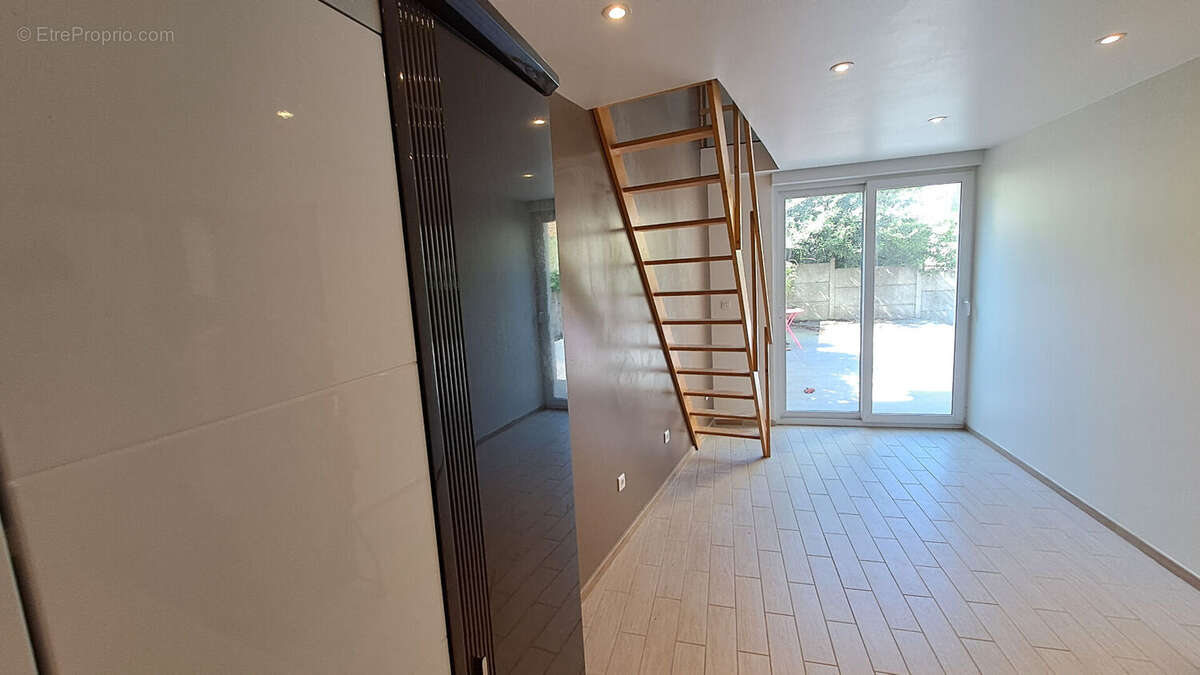 Maison à SAINT-REMY-LES-CHEVREUSE