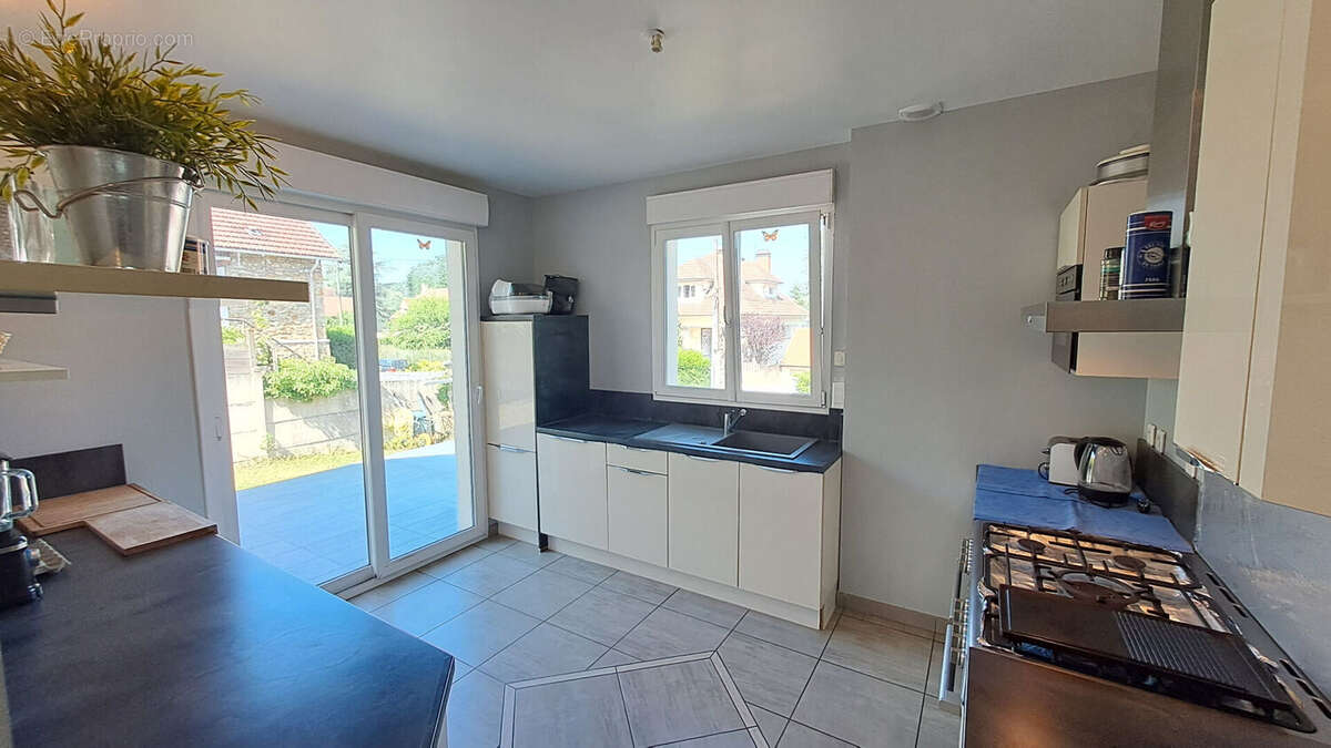 Maison à SAINT-REMY-LES-CHEVREUSE