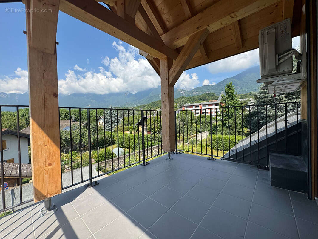 Appartement à GILLY-SUR-ISERE