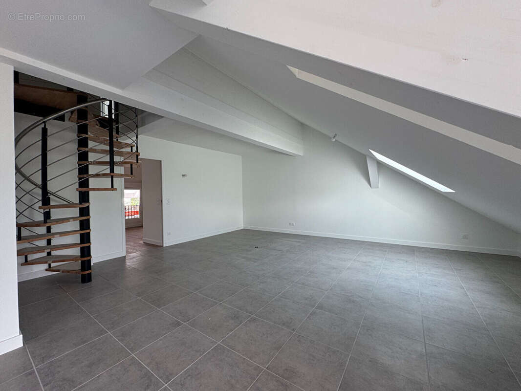 Appartement à GILLY-SUR-ISERE