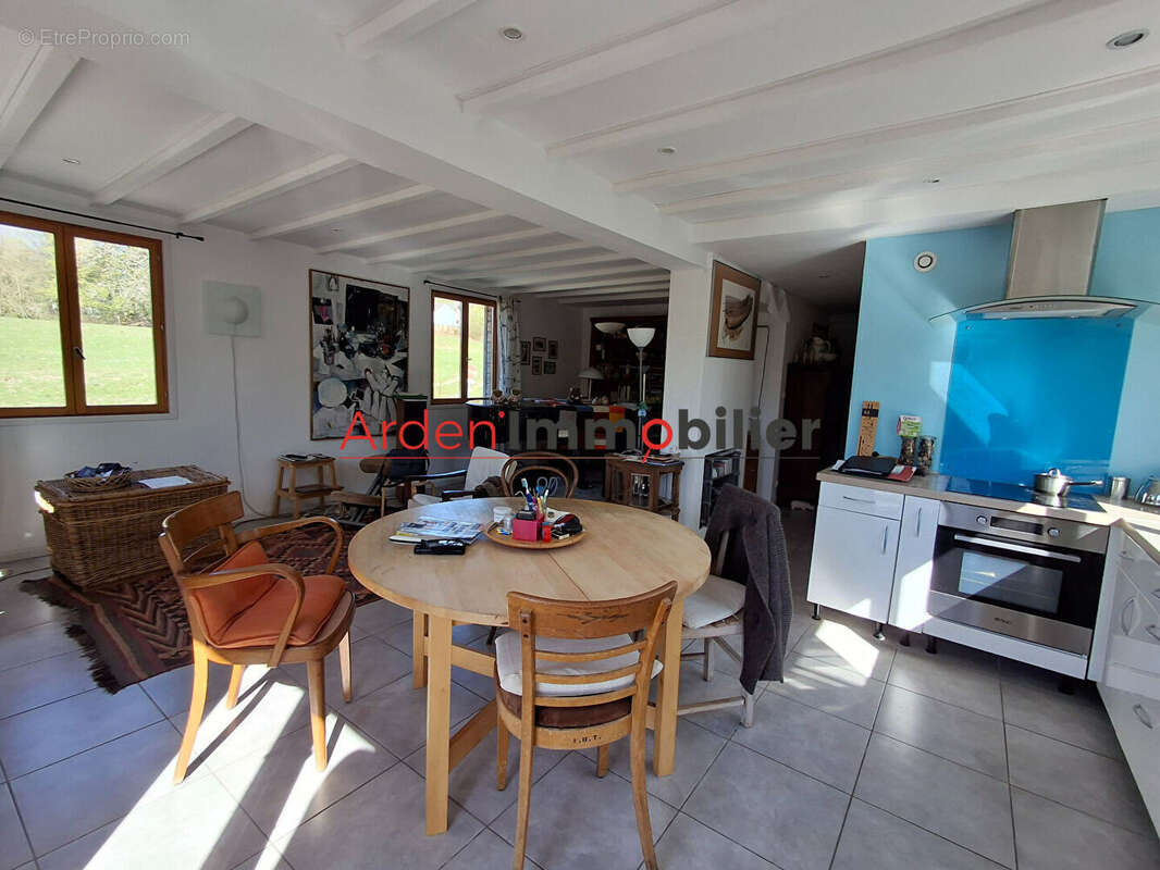 Maison à LA NEUVILLE-LES-WASIGNY