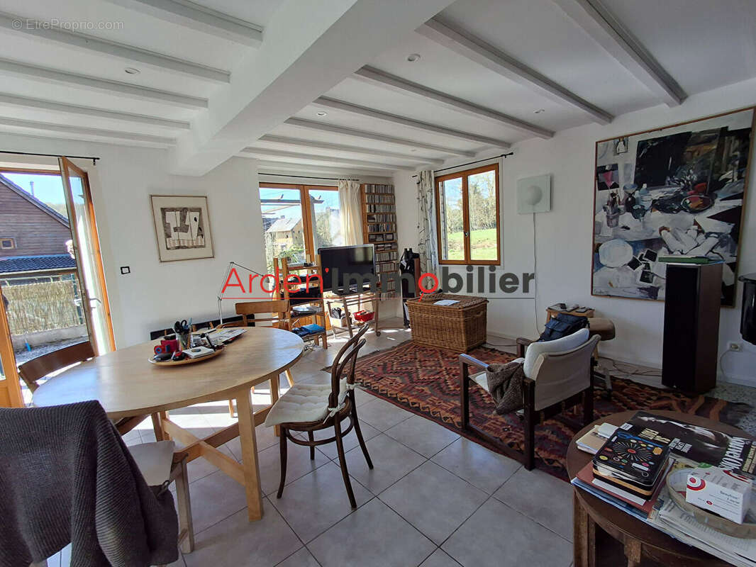 Maison à LA NEUVILLE-LES-WASIGNY