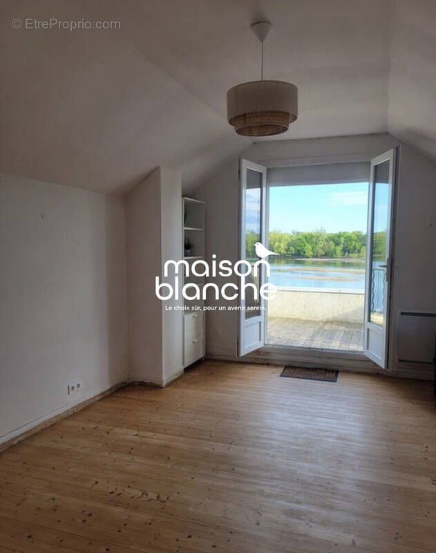 Maison à LA CHAPELLE-SUR-LOIRE