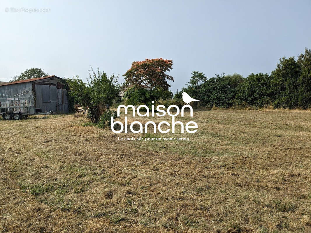 Terrain à LA JONCHERE