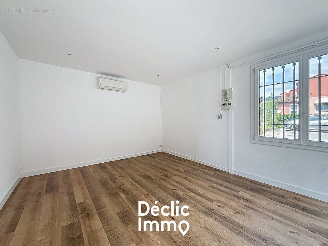 Commerce à CHATEAUNEUF-GRASSE