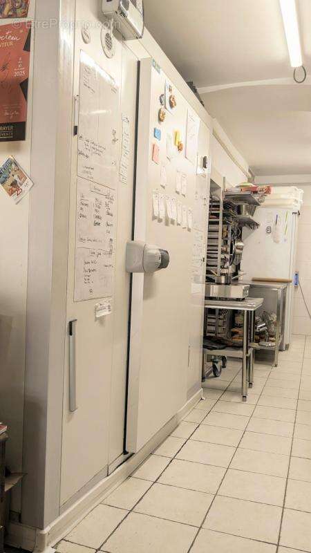 Commerce à FONTVIEILLE